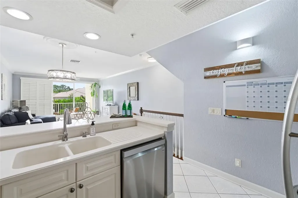 117 Brent Circle Oldsmar FL 34677