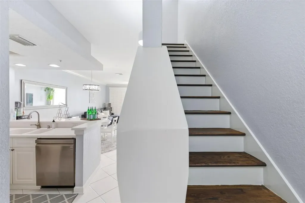 117 Brent Circle Oldsmar FL 34677