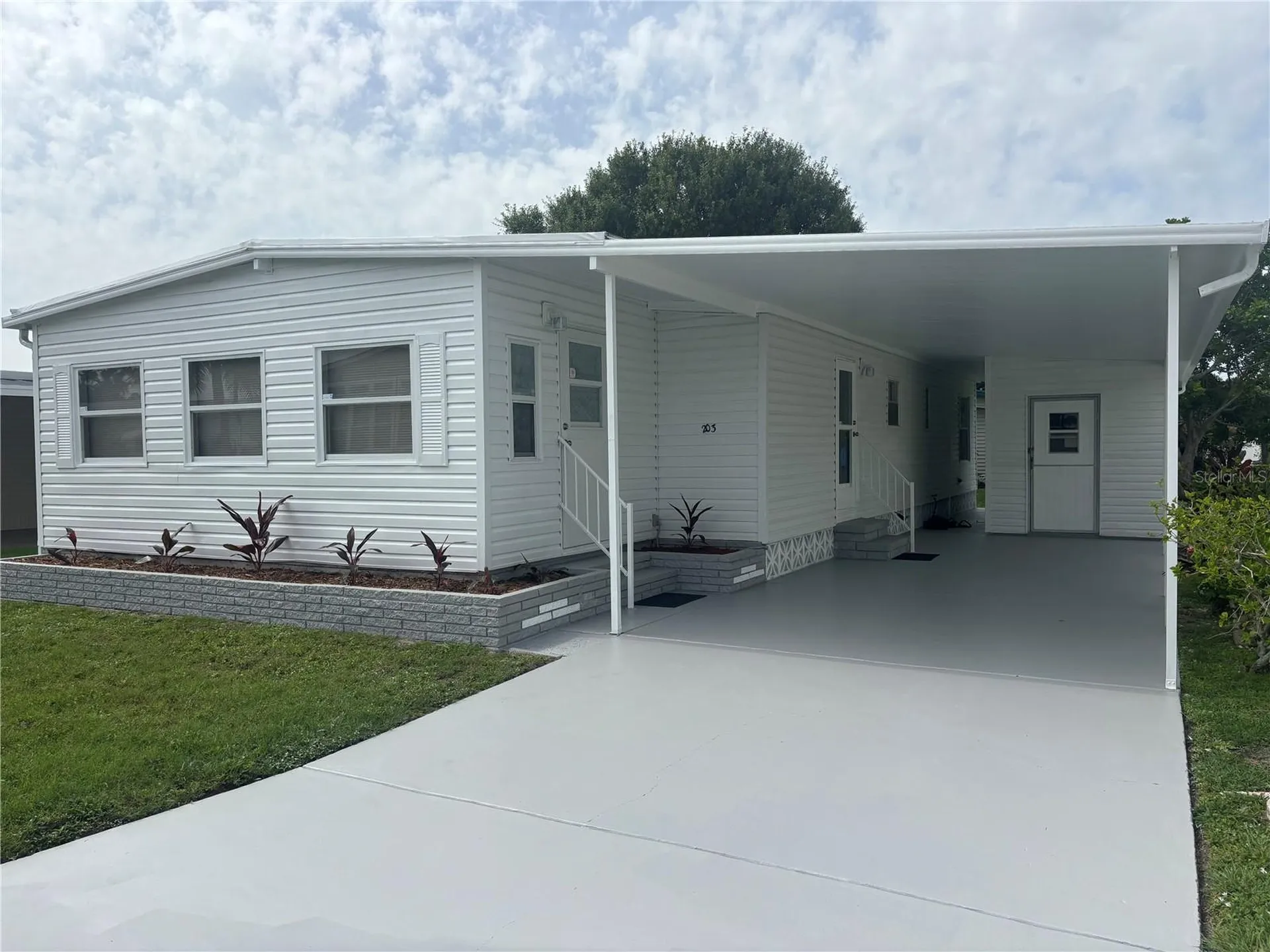 808 53rd Avenue E Bradenton FL 34203