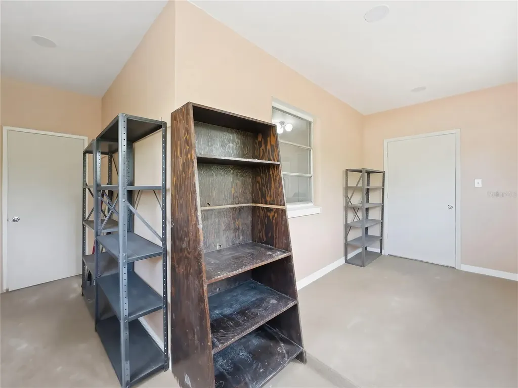 6121 Whiteway Drive Tampa FL 33617