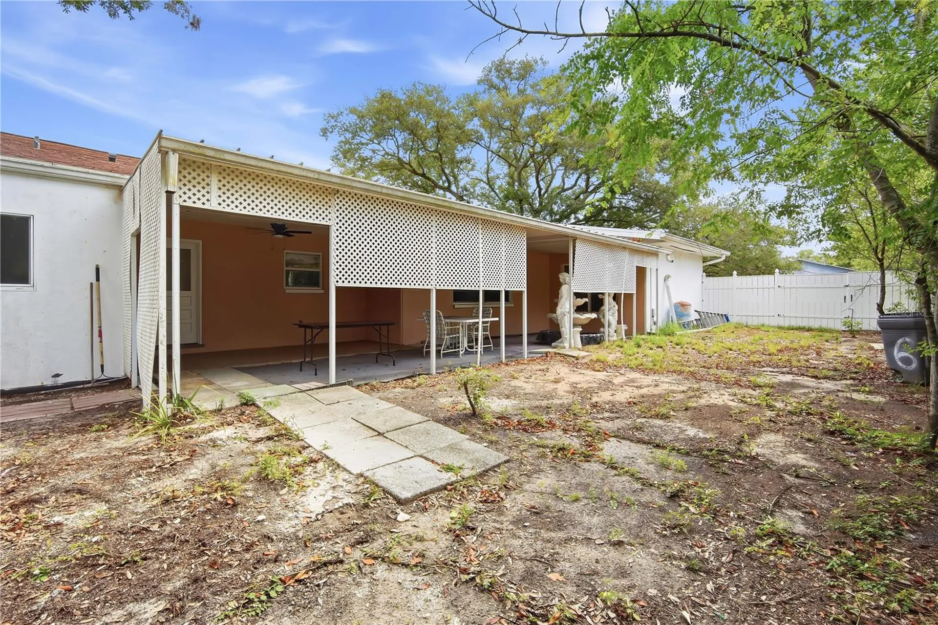 6121 Whiteway Drive Tampa FL 33617