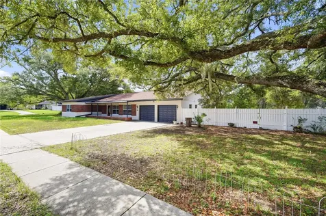 6121 Whiteway Drive Tampa FL 33617