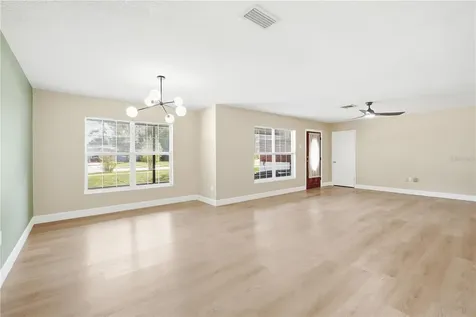 6121 Whiteway Drive Tampa FL 33617