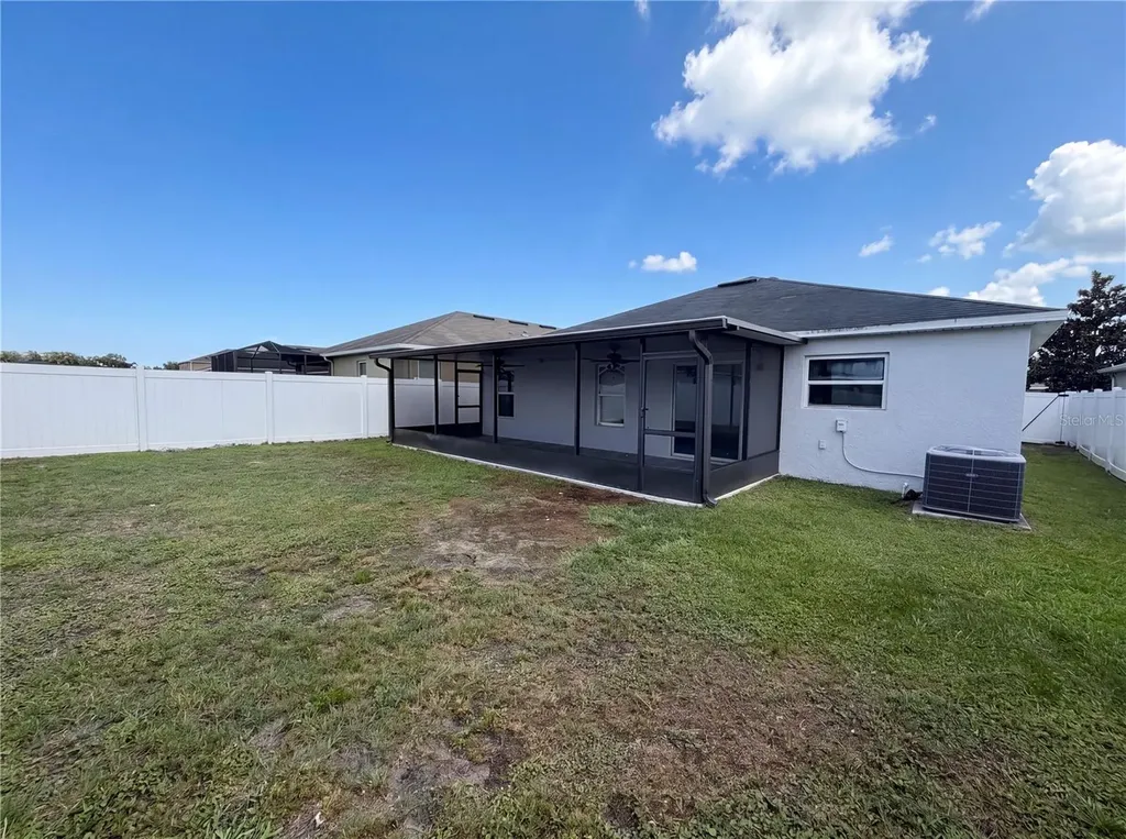 4272 Moon Shadow Loop Mulberry FL 33860