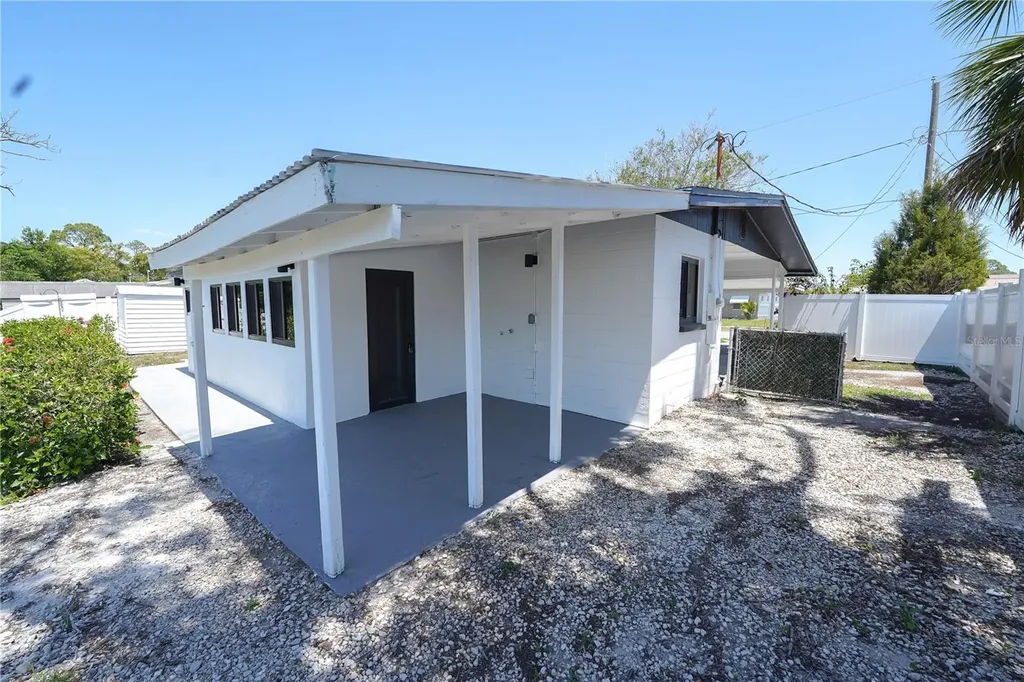 5812 Liverpool Drive Tampa FL 33615