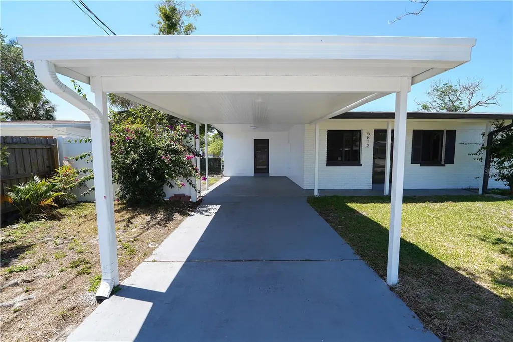 5812 Liverpool Drive Tampa FL 33615