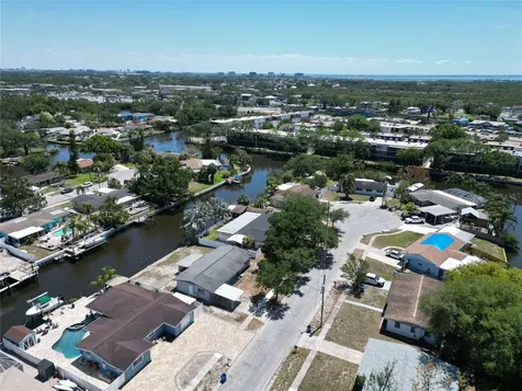 5812 Liverpool Drive Tampa FL 33615