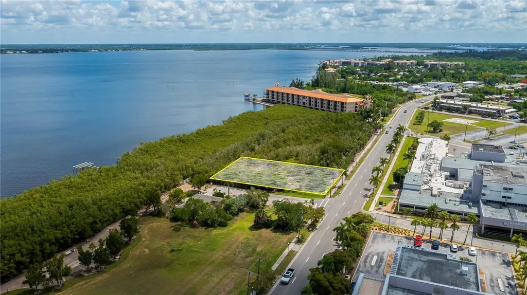 806 E Marion Avenue Punta Gorda FL 33950