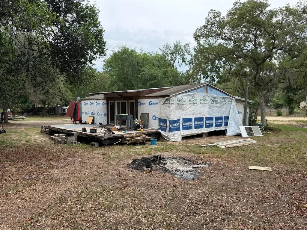 16100 SE 253rd Court Umatilla FL 32784