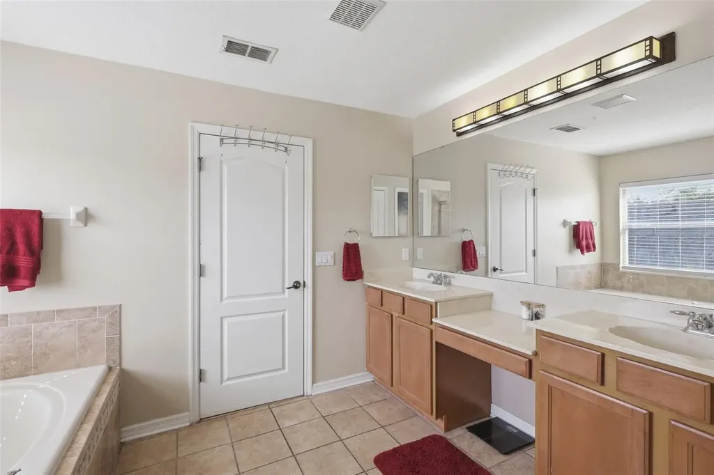 18124 Saxony Lane Orlando FL 32820