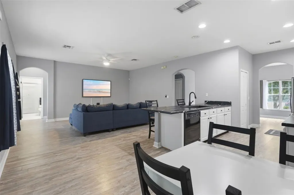 18124 Saxony Lane Orlando FL 32820