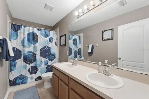 18124 Saxony Lane Orlando FL 32820