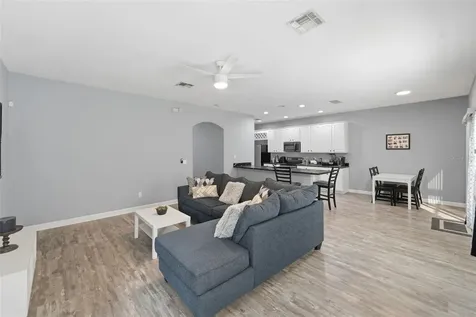 18124 Saxony Lane Orlando FL 32820