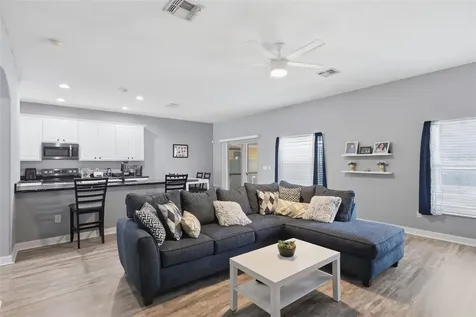 18124 Saxony Lane Orlando FL 32820