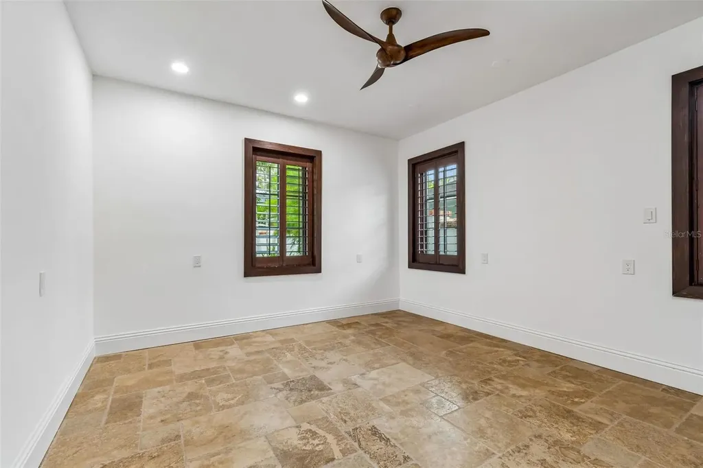 2603 S Parkview Street Tampa FL 33629