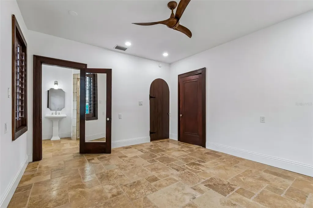 2603 S Parkview Street Tampa FL 33629