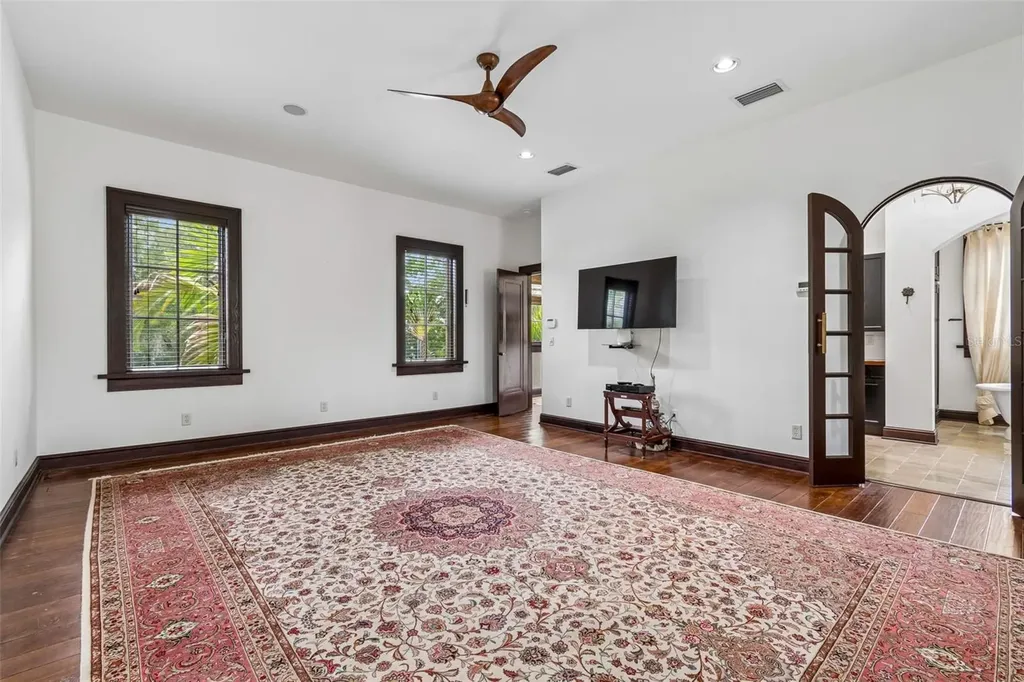 2603 S Parkview Street Tampa FL 33629