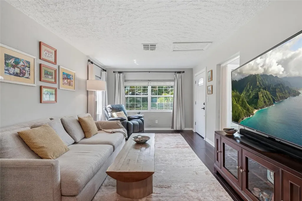 3801 Locust Street NE St Petersburg FL 33703