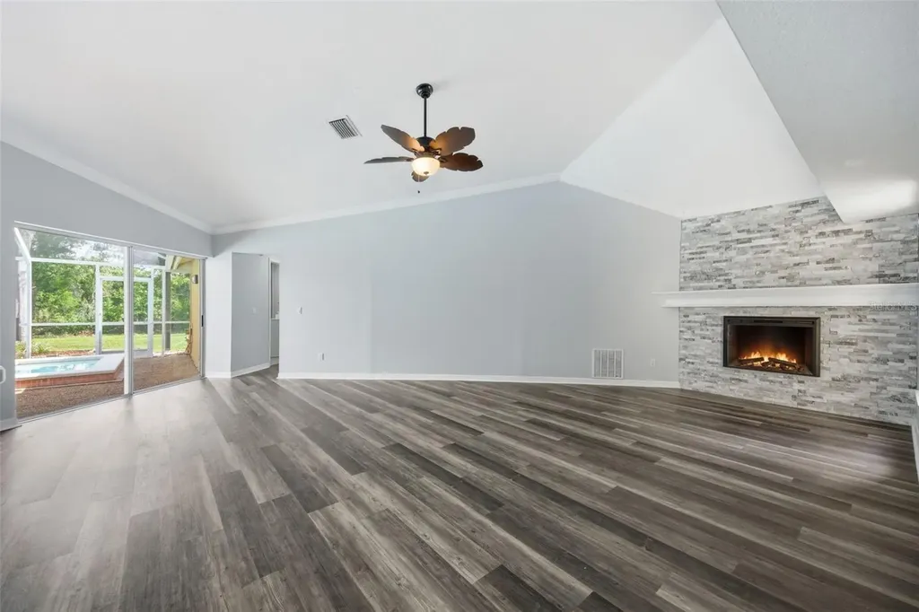 504 Stratfield Drive Lutz FL 33549