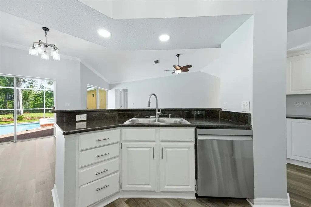 504 Stratfield Drive Lutz FL 33549