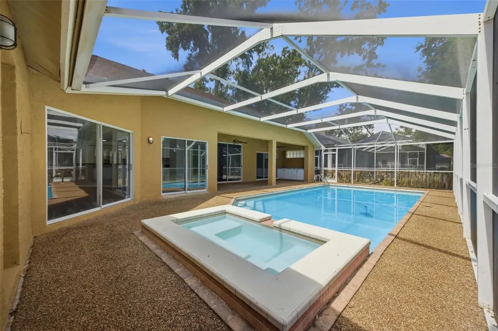 504 Stratfield Drive Lutz FL 33549