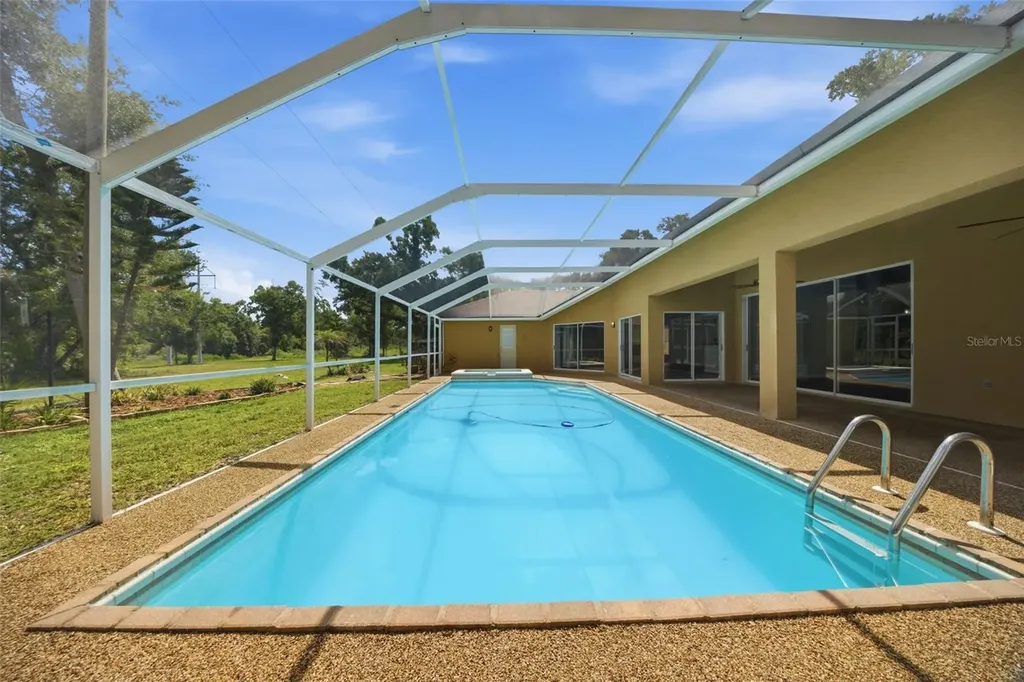 504 Stratfield Drive Lutz FL 33549