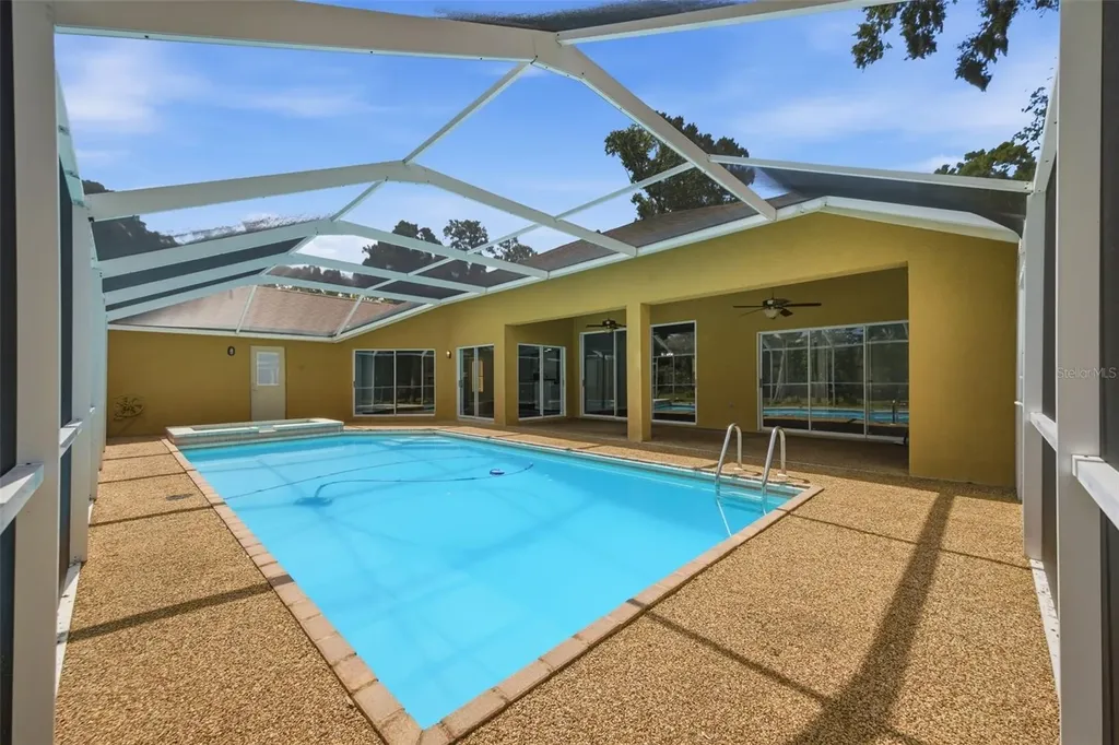 504 Stratfield Drive Lutz FL 33549