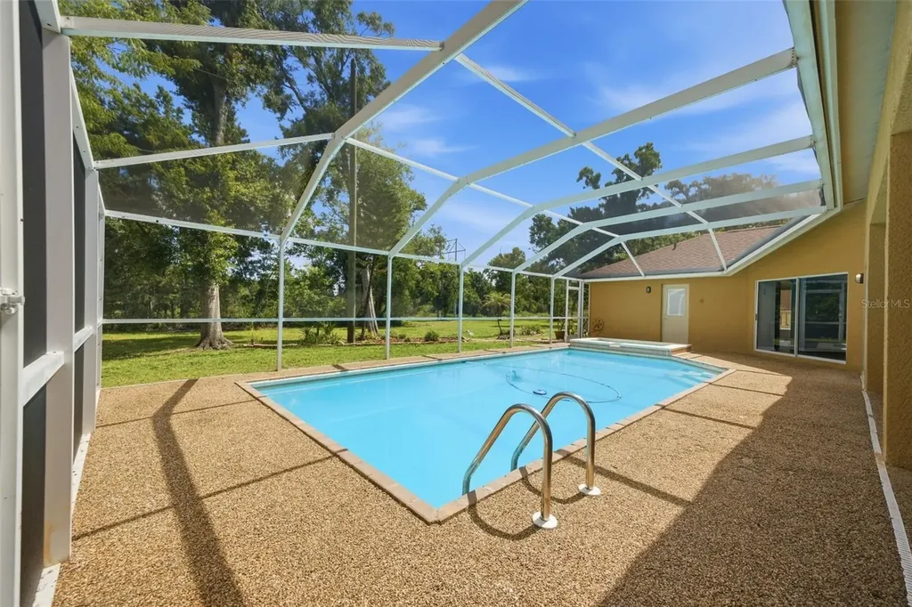504 Stratfield Drive Lutz FL 33549