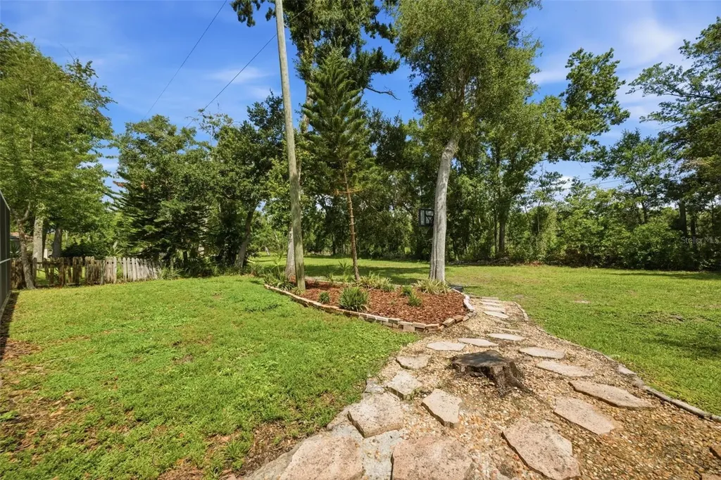504 Stratfield Drive Lutz FL 33549