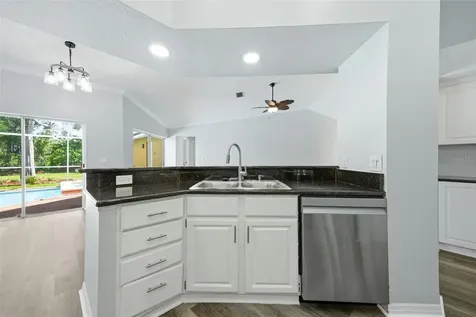 504 Stratfield Drive Lutz FL 33549