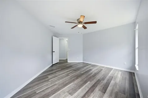 504 Stratfield Drive Lutz FL 33549