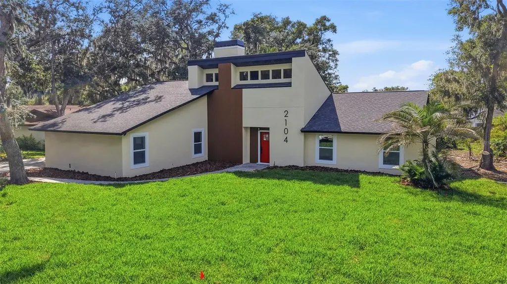 2104 Doefield Court Valrico FL 33596