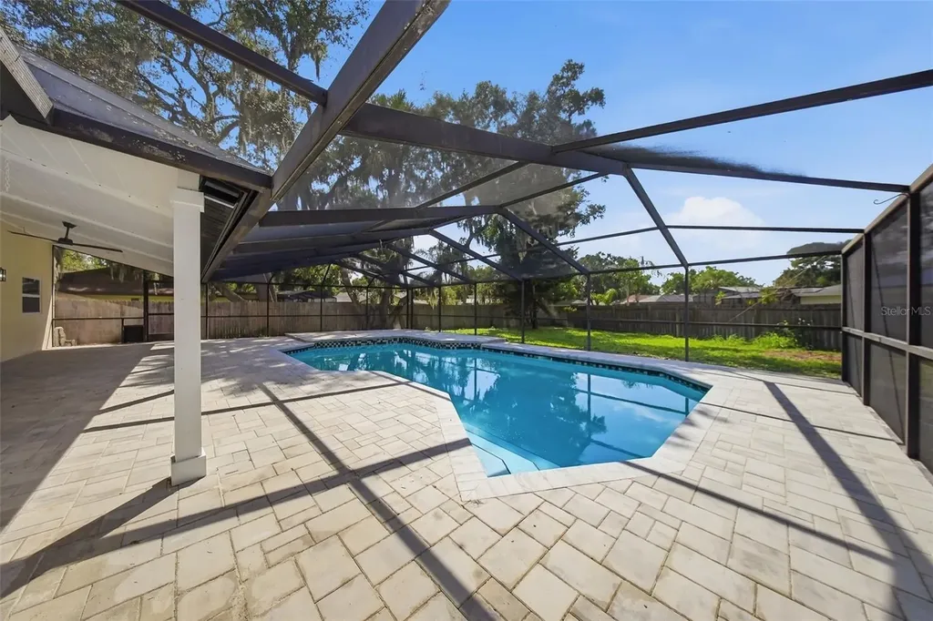 2104 Doefield Court Valrico FL 33596