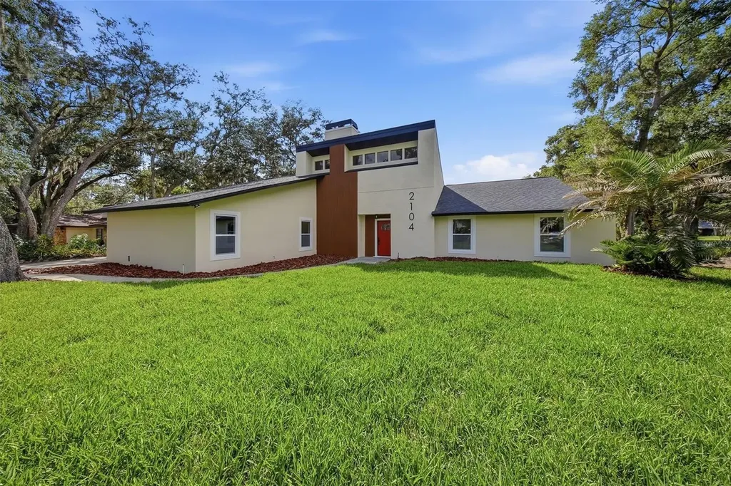 2104 Doefield Court Valrico FL 33596