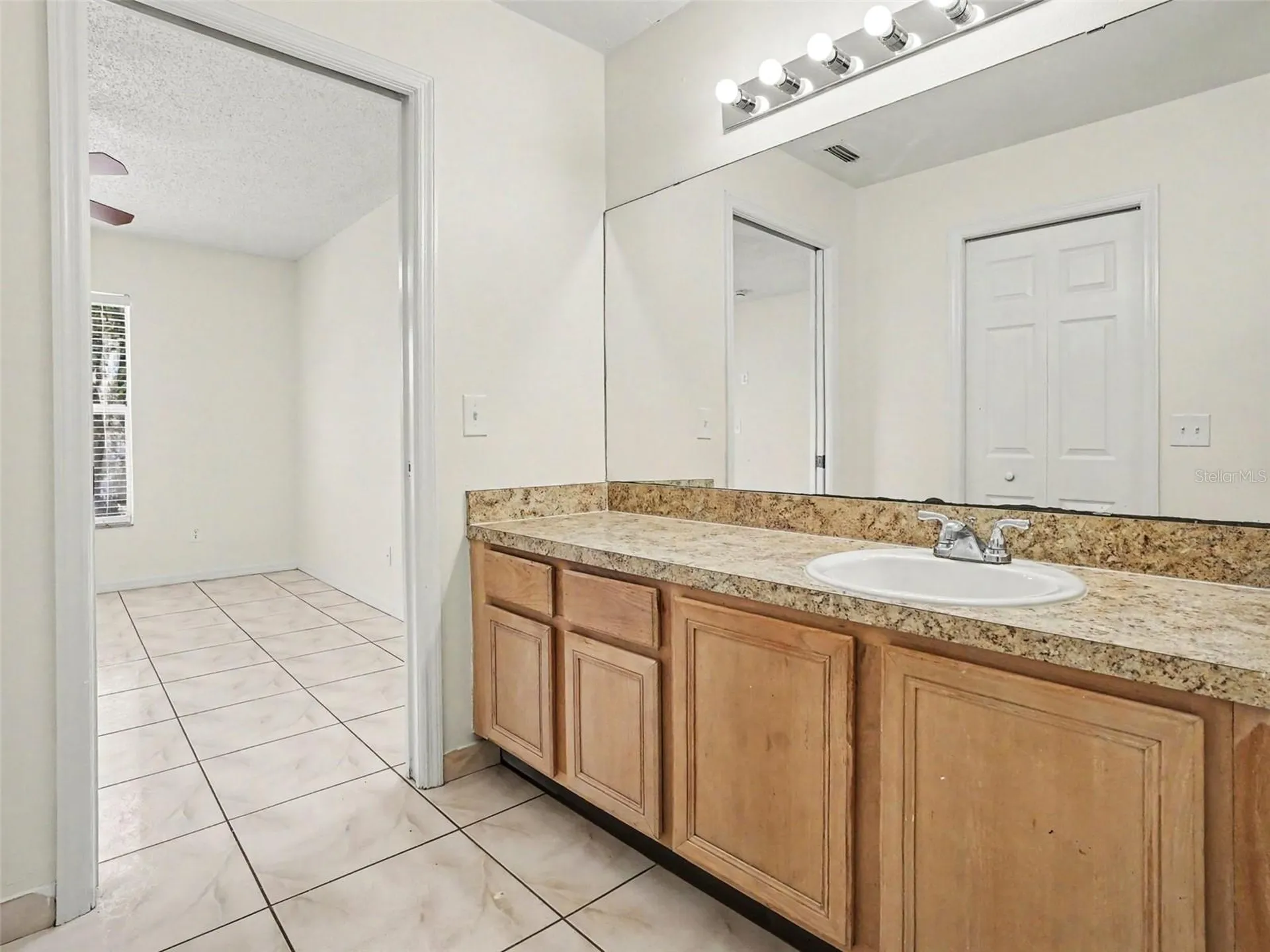 9910 N Dean Oaks Court Orlando FL 32825