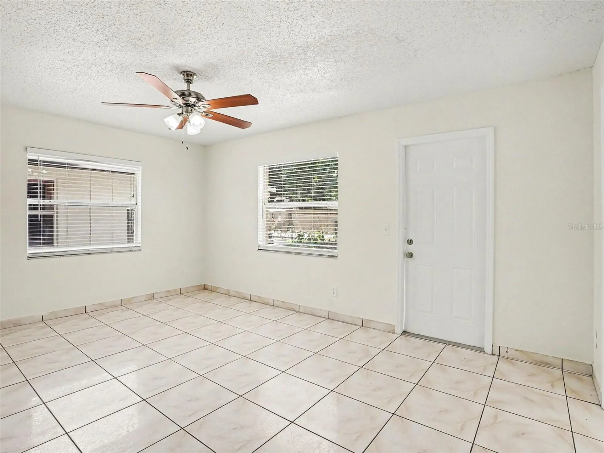 9910 N Dean Oaks Court Orlando FL 32825