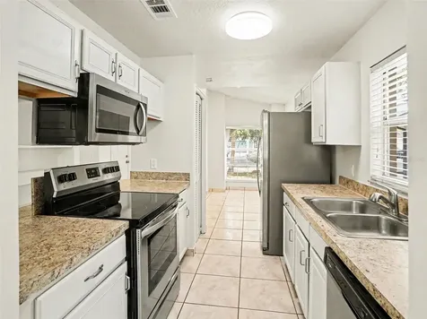 9910 N Dean Oaks Court Orlando FL 32825