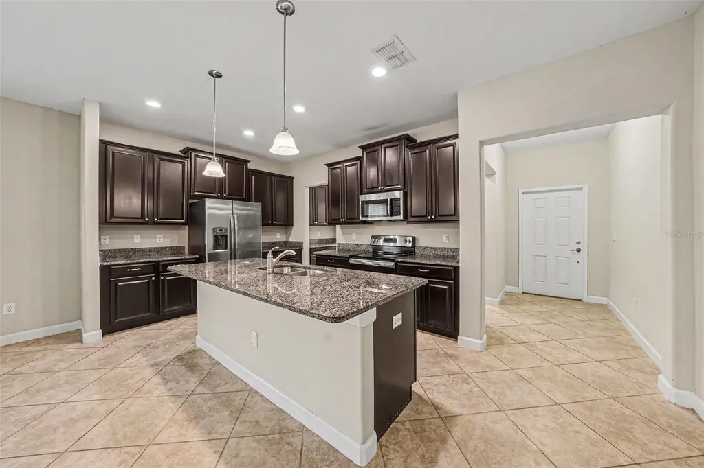 11809 Twilight Darner Place Lithia FL 33547
