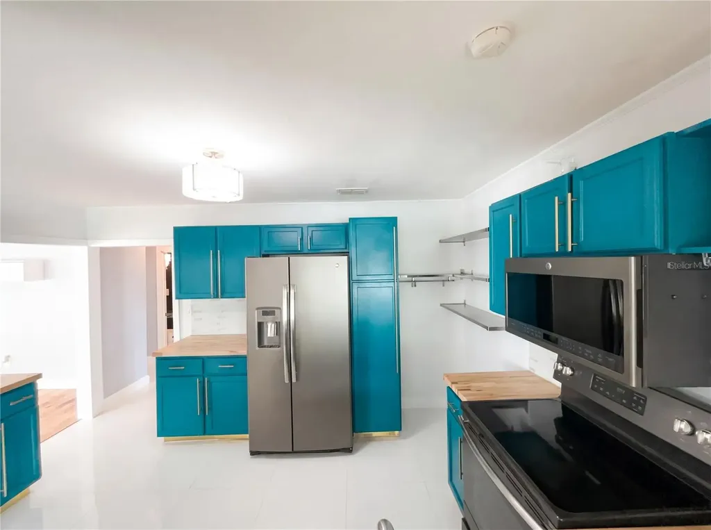 302 E Drury Avenue Kissimmee FL 34744