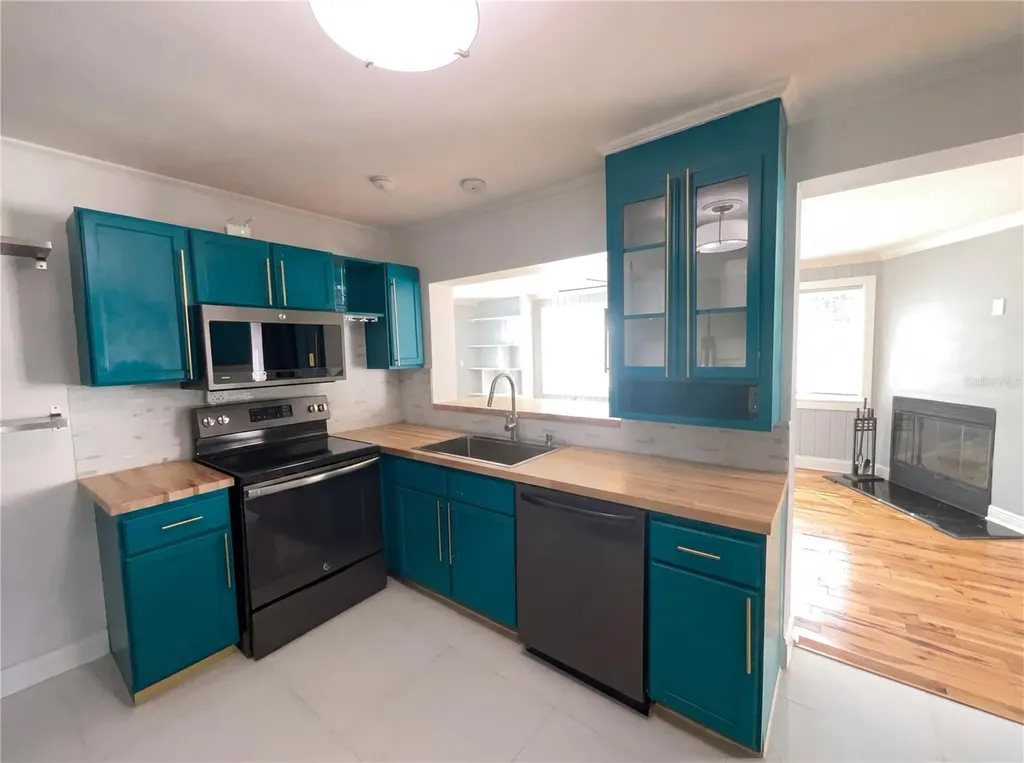 302 E Drury Avenue Kissimmee FL 34744