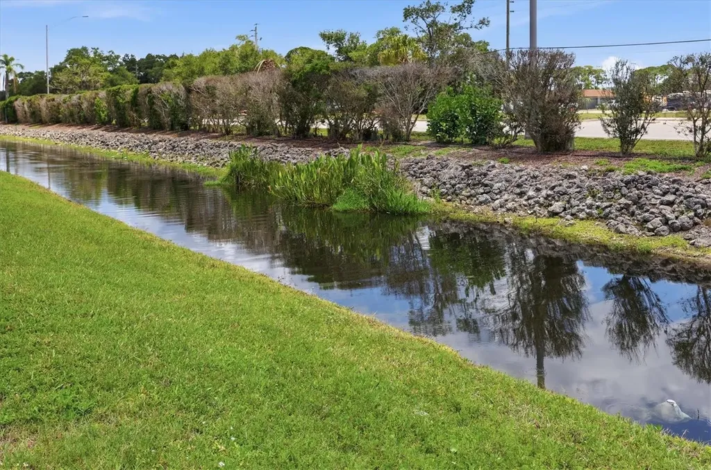 1720 Country Meadows Drive Sarasota FL 34235