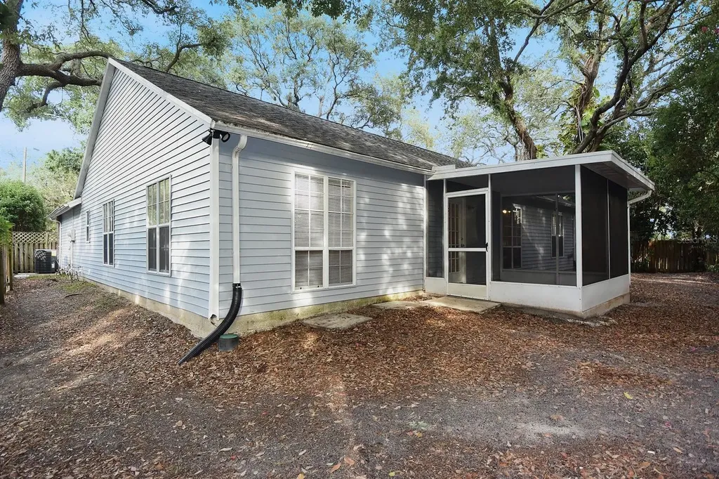 1672 Countrywood Street Tarpon Springs FL 34689