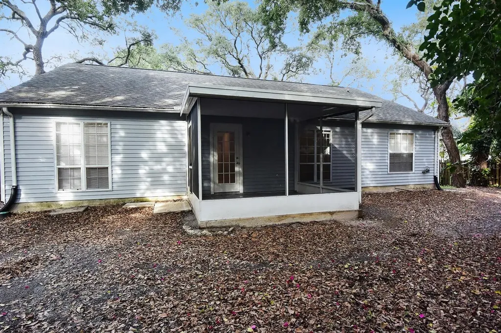 1672 Countrywood Street Tarpon Springs FL 34689