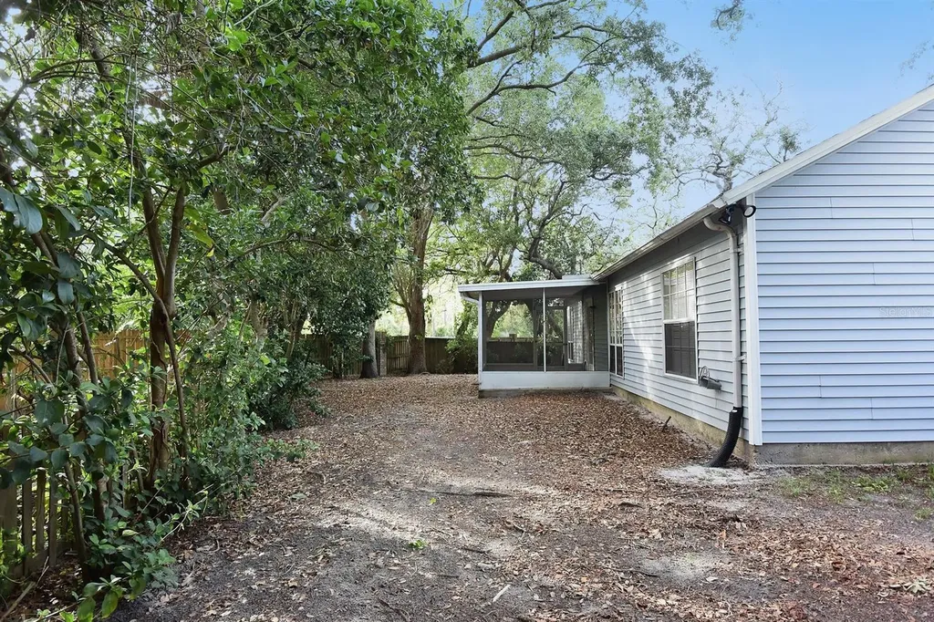 1672 Countrywood Street Tarpon Springs FL 34689