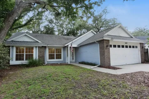 1672 Countrywood Street Tarpon Springs FL 34689