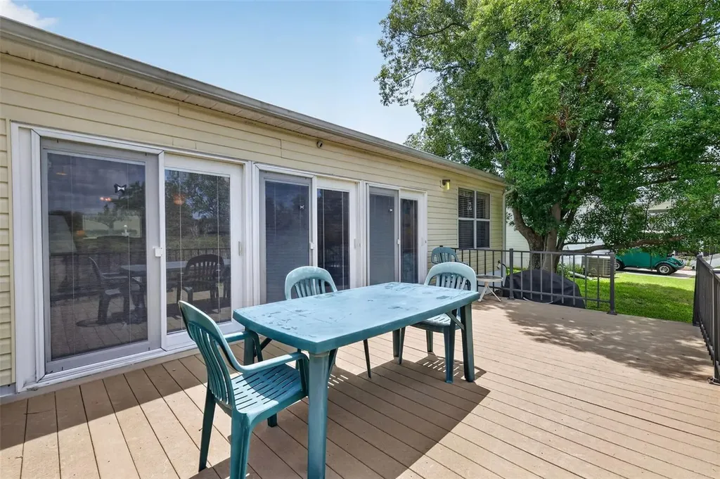 422 San Marino Drive The Villages FL 32159