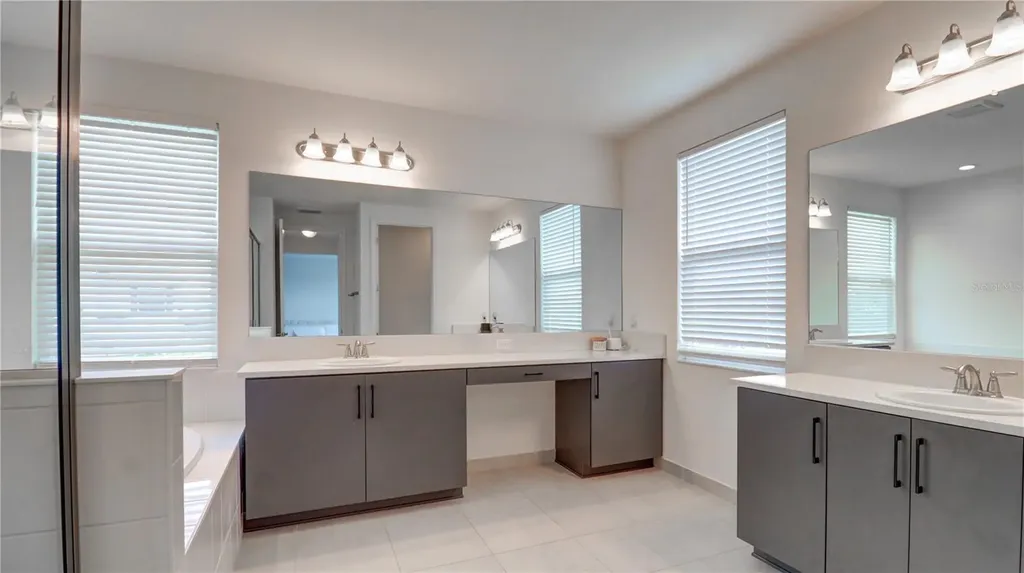 3338 Great Banyan Way Wesley Chapel FL 33543