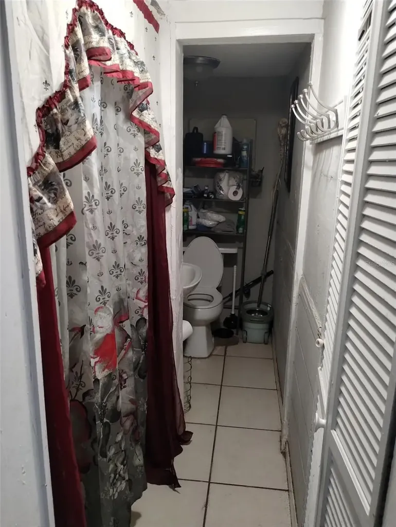 811 NE 20th Street Gainesville FL 32641