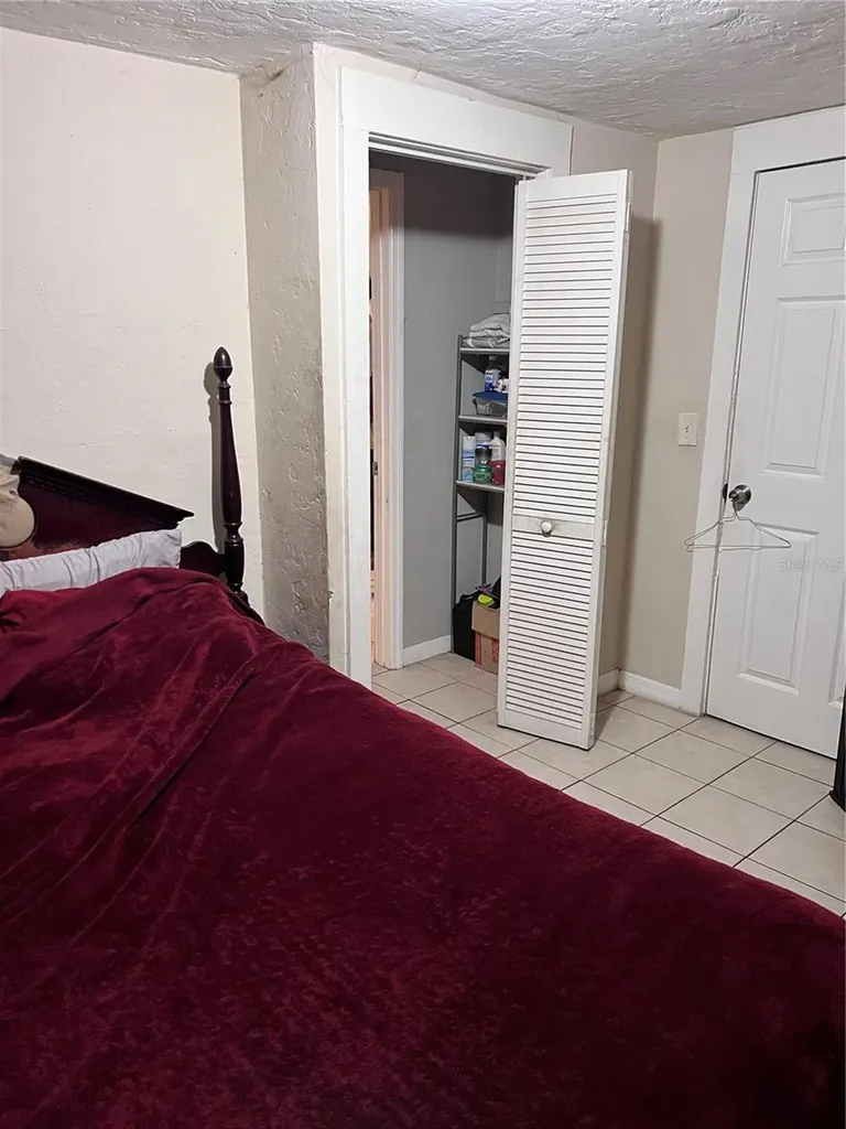 811 NE 20th Street Gainesville FL 32641