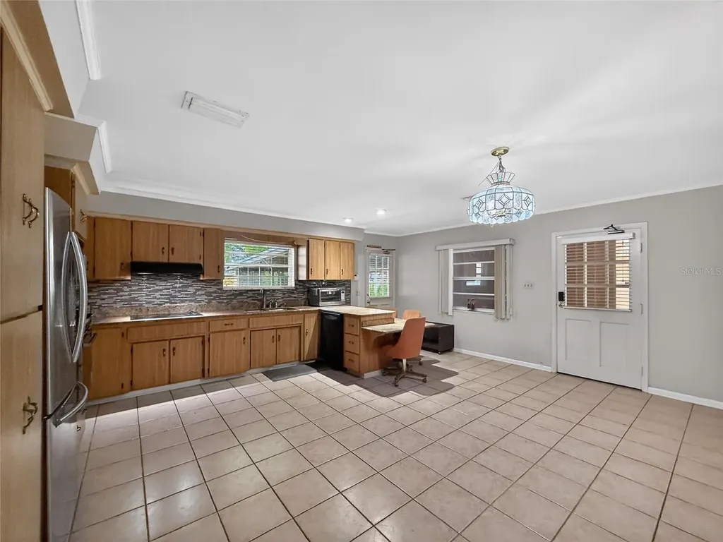 305 N Glen Avenue Tampa FL 33609